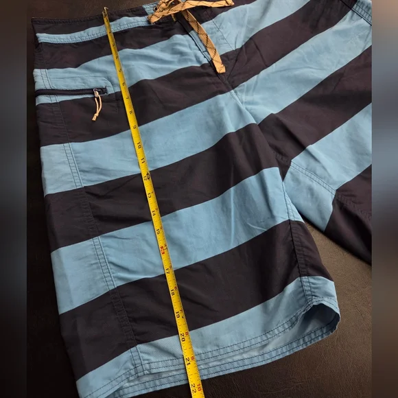 Men's Patagonia Stripe Wavefarer Board Shorts Size 35 Blue #86630 Beach - Picture 6 of 7